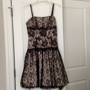 Jessica Mc CLINTOCK Lace Mini dress